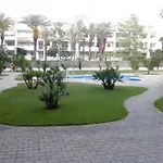 Bonito Apartamento De 3 Hab. Con Jardin